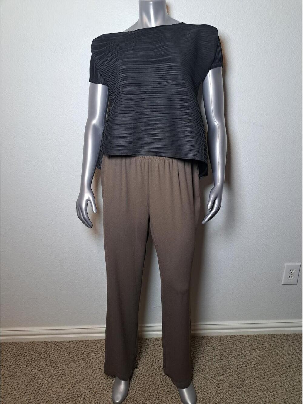 CHICO'S Pants Cropped Dexter Sz 1/L Brown  Tapered Leg High Waisted LIGHTWEIGHT